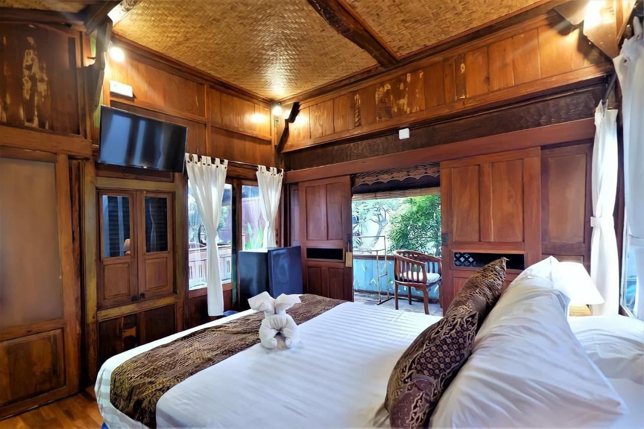 And B52 Hotel Gili Air
